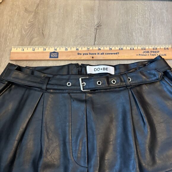 DO+BE Faux Leather Belted Black Tweed Shorts L High Waist Fringe Hem Biker Chic - Picture 8 of 9